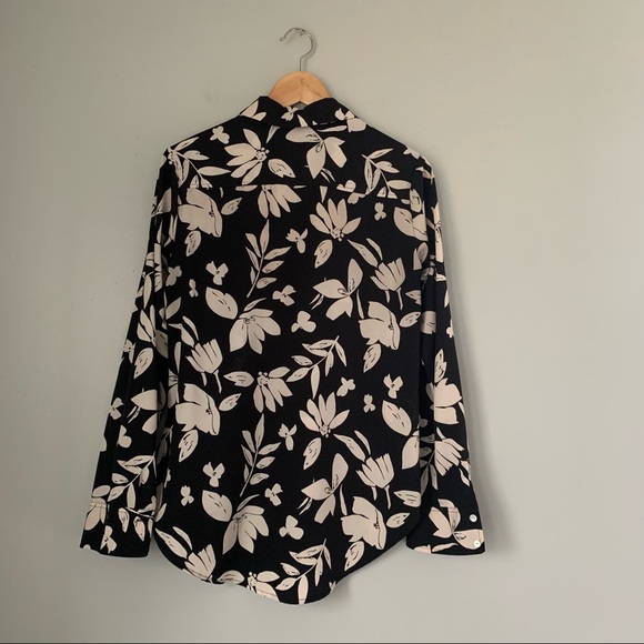 A New Day Black and White Floral Buttonup - Picture 5 of 11